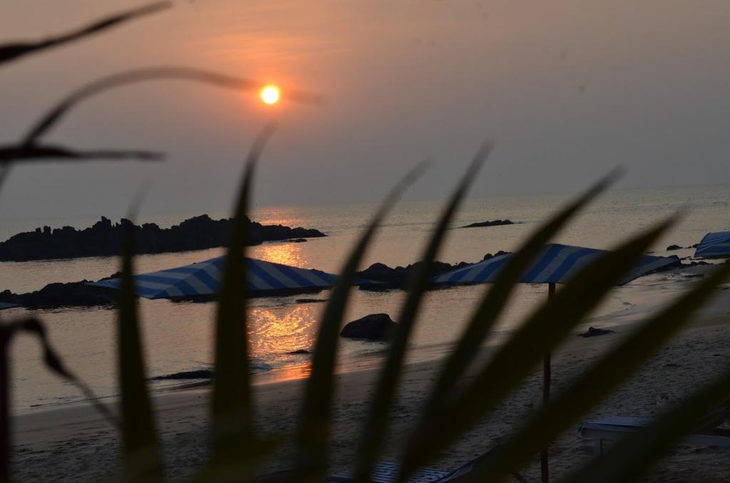 Cola Beach Sunset Bay Exterior foto